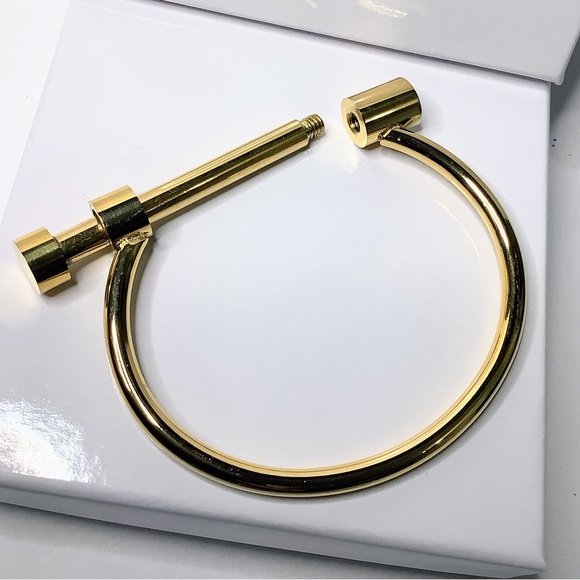 D shape 18k gold plated bracelet, Screw bracelet, unisex bracelet - Picture 2 of 4